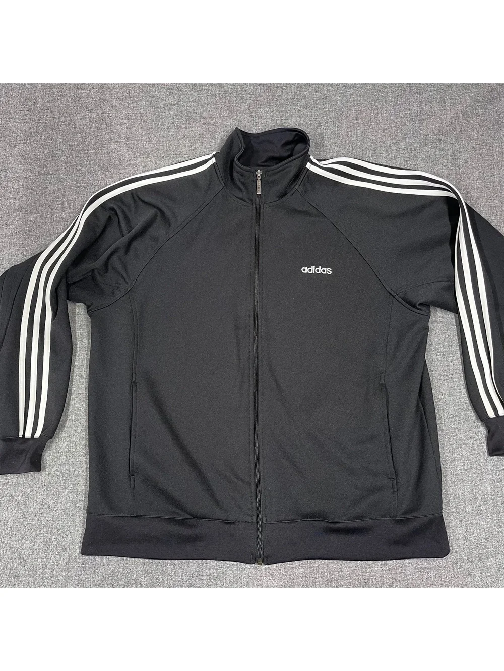 Vintage Y2K (2004) Adidas Black and White Full Zip Track Jacket Three Stripe L
